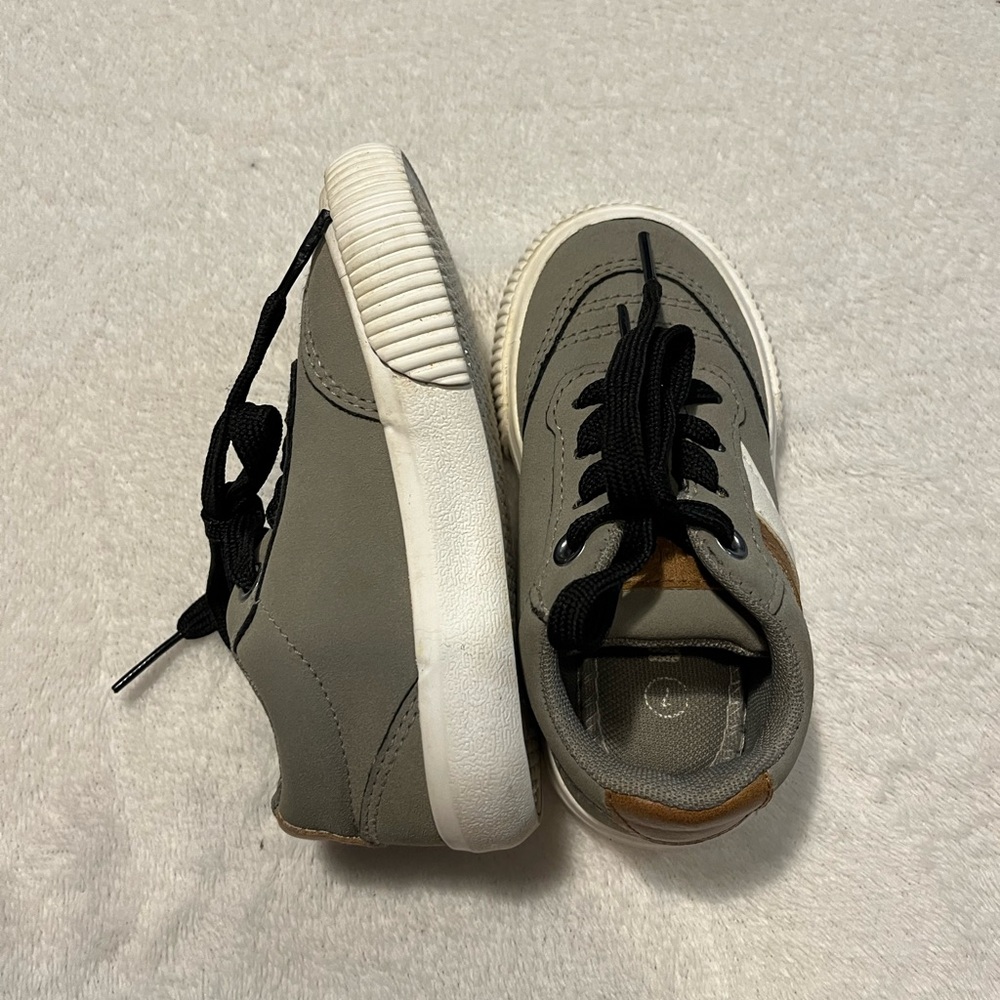 Gray and White Sneakers with Sleek Design